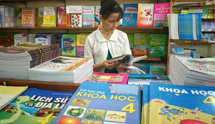 Năm 2018, tình trạng thiếu SGK các lớp đầu cấp đã diễn ra cục bộ tại một số địa phươngẢnh: Như Ý