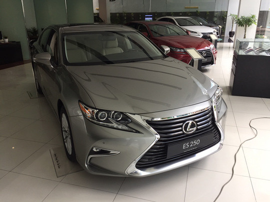 Lexus phải đợi đến cuối năm mới có khả năng có xe về Việt Nam