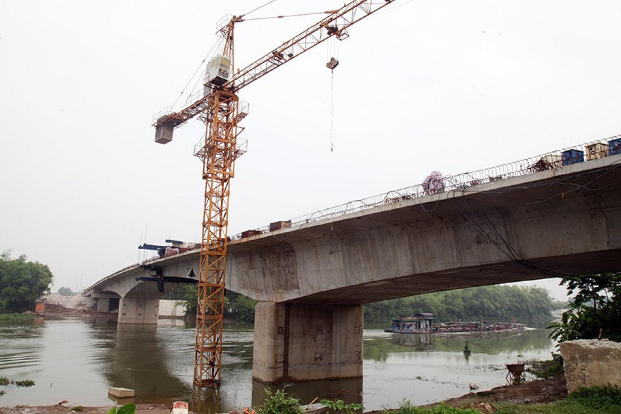 Cầu Đồng Sơn trong quá trình thi công 