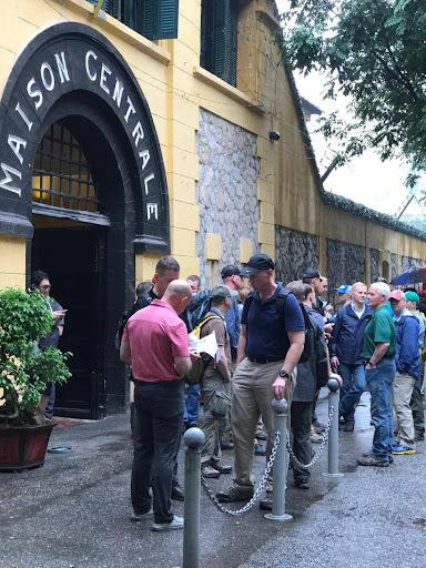 Nhà tù Hỏa Lò tấp nập khách tham quan thời tiền COVID-19 