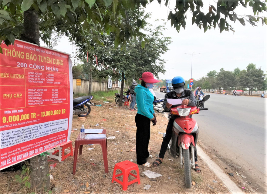 Doanh nghiệp thiếu lao động sau khi tái sản xuất Ảnh: HƯƠNG CHI