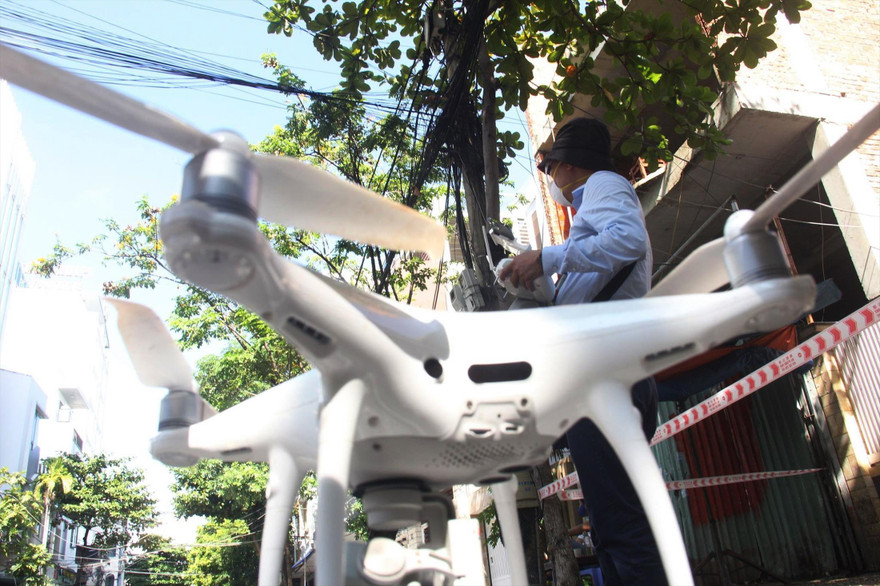 15 flycam của các bạn trẻ đã hỗ trợ Đà Nẵng phòng chống dịch hiệu quả trong nhiều ngày qua Ảnh: T.T 