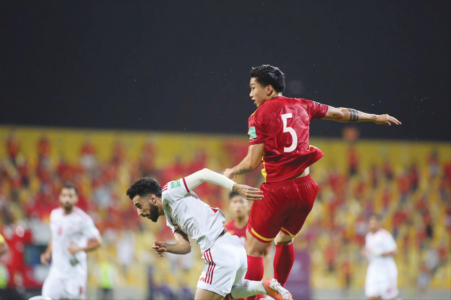 Văn Hậu trong trận đấu của đội tuyển Việt Nam với UAE ngày 15/6 ảnh Hữu Phạm