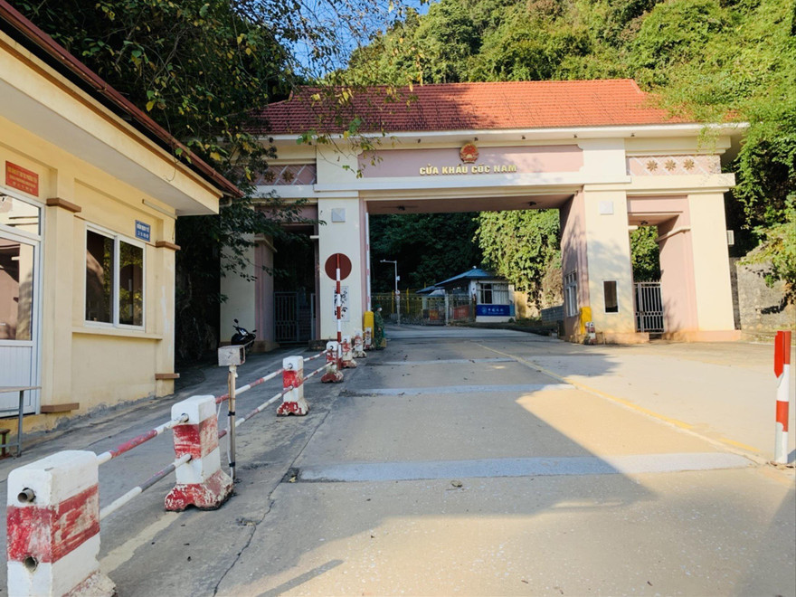 Cửa khẩu Cốc Nam vắng lặng không một bóng người ảnh: Duy Chiến 