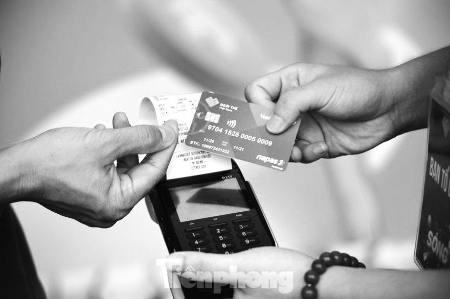 Thẻ chip ATM thanh toán nhanh chóng, an toàn