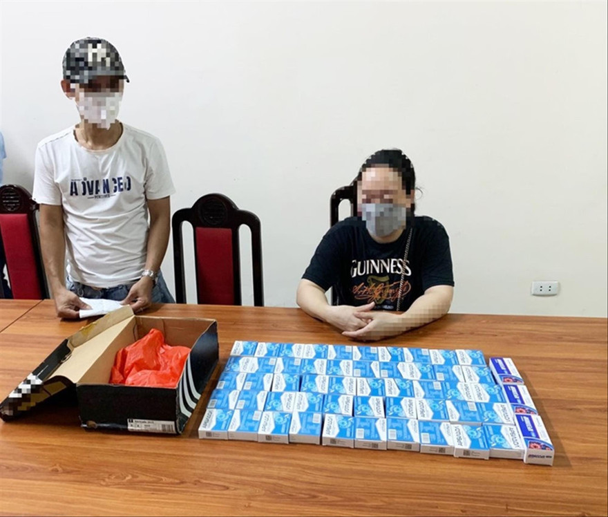 Phát hiện hàng trăm hộp thuốc điều trị COVID-19 không rõ nguồn gốc. Ảnh: BCT 