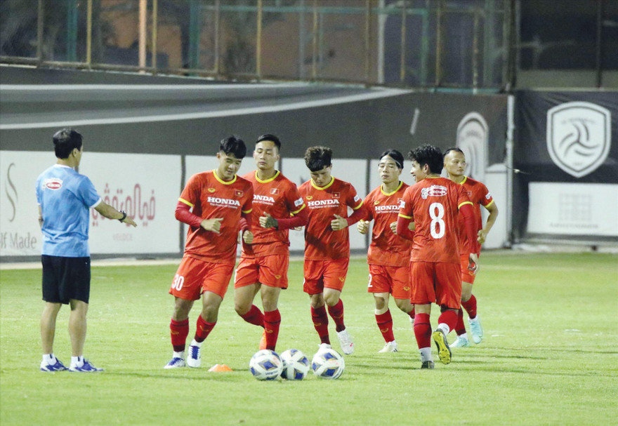 Đội tuyển Việt Nam tích cực tập luyện hướng tới trận ra quân gặp Saudi Arabia. Ảnh: Anh Đoàn 