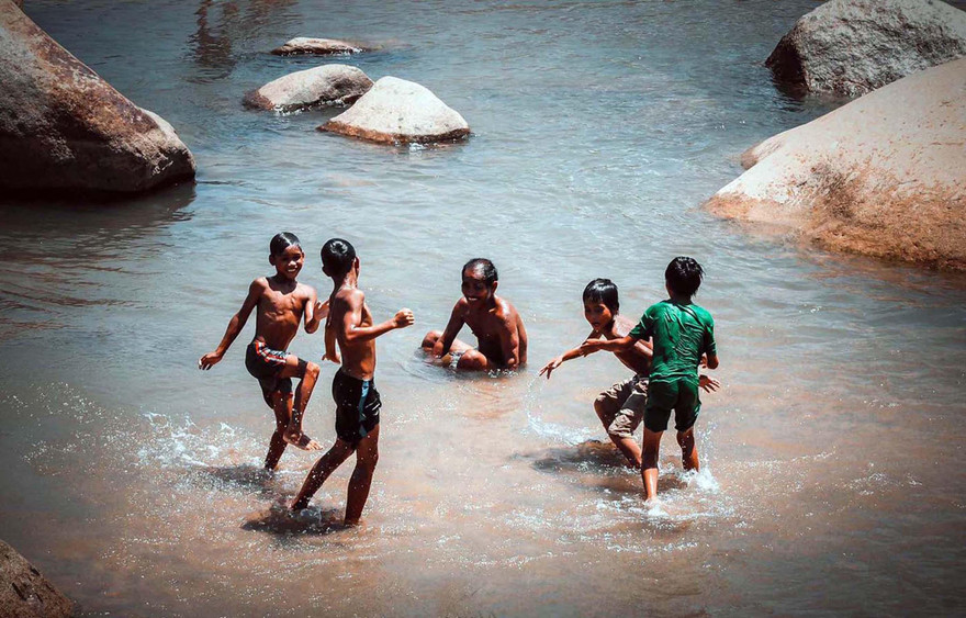 Suối khoáng ở Đạ Tông ảnh: Sam Ngo 