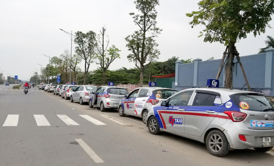 Nhiều doanh nghiệp vận tải hành khách đang điêu đứng, bên bờ vực phá sản nhưng khó tiếp cận gói vay hỗ trợ người lao động Ảnh: Phạm Thanh 