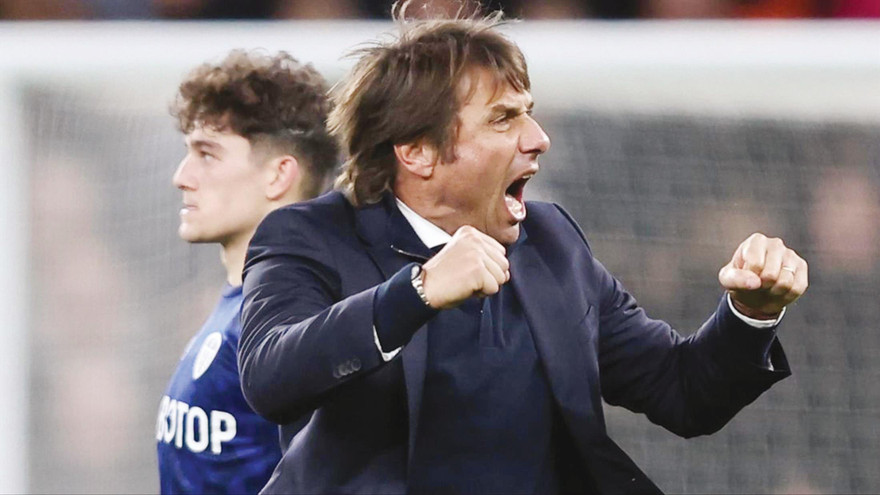 Bóng đá hiện đại và thời của những cỗ máy 