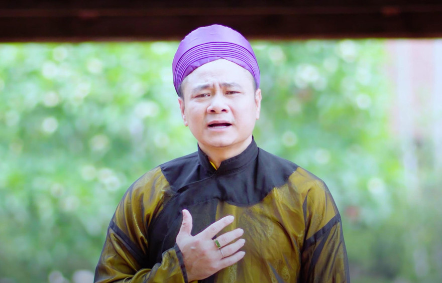 NSND Tự Long là người thể hiện tới 10 bài chèo và 2 bài cải lương ủng hộ tinh thần chống dịch COVID-19 do tác giả Lê Thế Song soạn lời và chuyển thể 