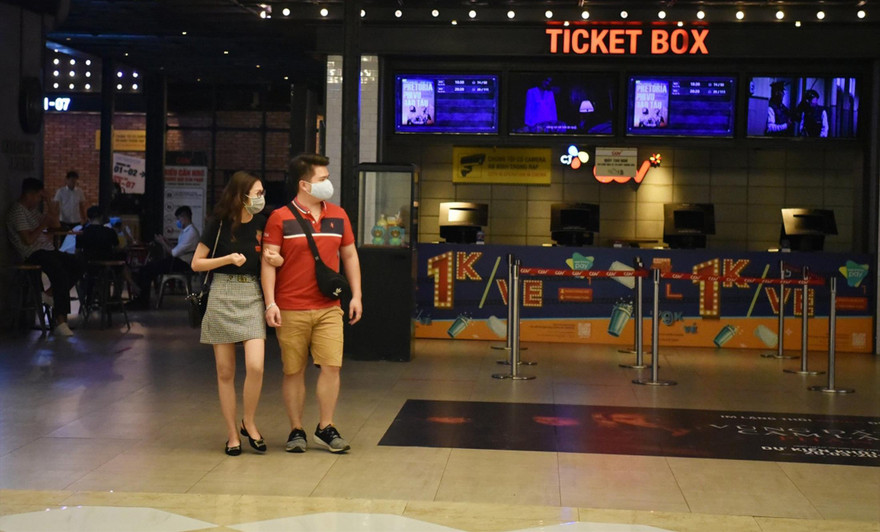  Các nhà kinh doanh lẫn khán giả mong mỏi mở lại rạp chiếu phim Ảnh: KỲ SƠN