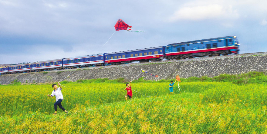 Đường sắt Bắc - Nam đã quá cũ kỹ và lạc hậu so với nhu cầu phát triển. Ảnh: VNR 