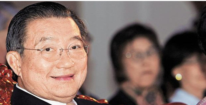 Ông chủ F&N, tỷ phú Thái Lan Charoen Sirivadhanabhakdi.