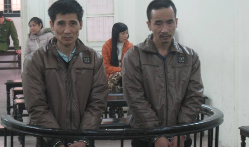 Hai bị cáo trong phiên xử. Ảnh: BH