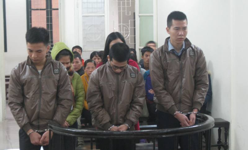 Nhóm thanh niên 9X trong phiên xử. Ảnh: BH