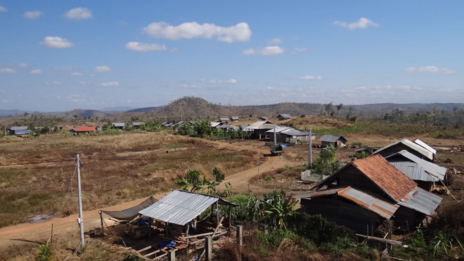 Một góc buôn định cư ở nơi quy hoạch.