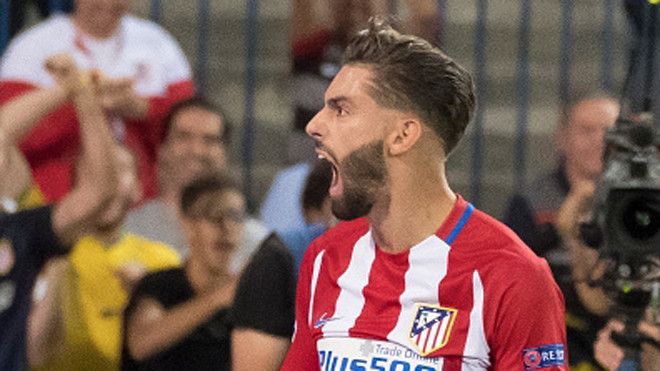 Yannick Carrasco khiến Bayern Munich ôm hận trên sân Vicente Calderon. Ảnh: Getty Images