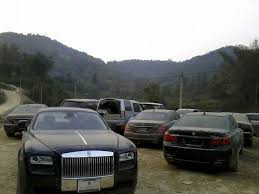 Lô xe sang hàng chục tỷ bị chối bỏ 