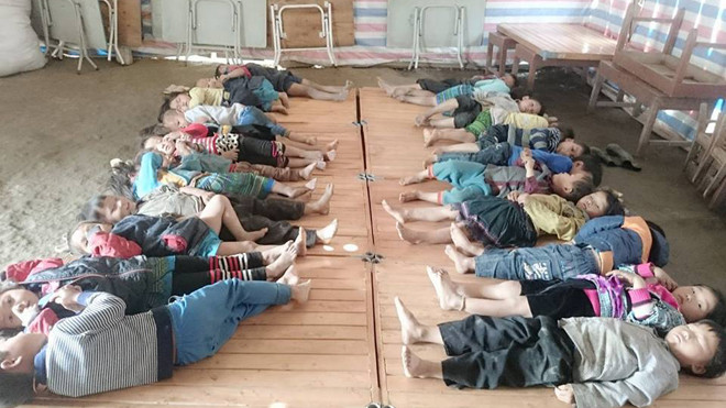 Lớp học tạm bợ tại Bản Giàng, Bát Xát (Lào Cai)