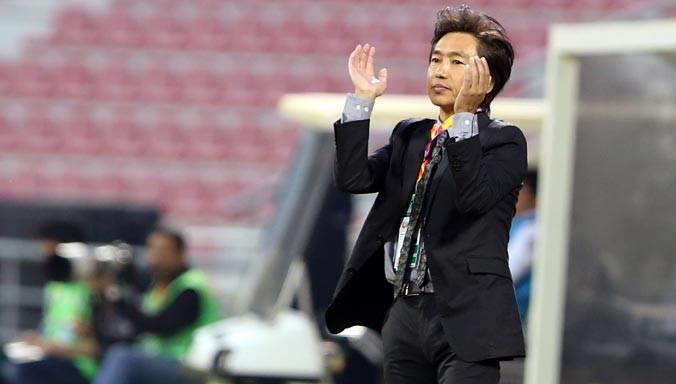 Mối quan hệ hợp tác với LĐBĐ Nhật Bản khiến VFF khó đưa ra quyết định ngay với tương lai của HLV Miura. Ảnh: VSI
