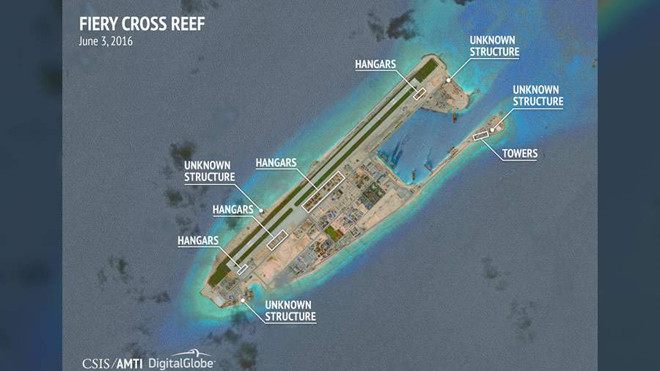 Ảnh vệ tinh chụp đá Chữ Thập ngày 3/6 cho thấy Trung Quốc đang quân sự hóa khu vực tranh chấp trên biển Đông. Ảnh: CSIS-AMTI