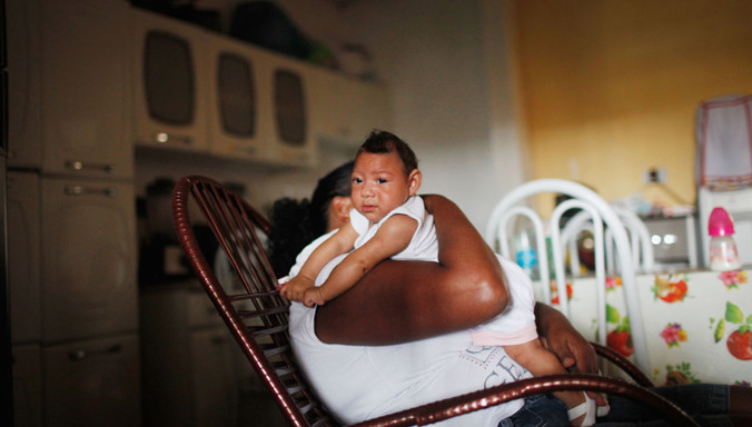 Zika đang lây lan chóng mặt ở châu Mỹ và được cho là gây teo não dẫn tới chứng đầu nhỏ ở trẻ sơ sinh. Ảnh: Getty Images