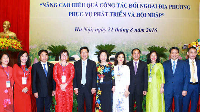 Sáng 21/8, tại Hà Nội, Bộ Ngoại giao tổ chức Hội nghị Ngoại vụ toàn quốc lần thứ 18 với chủ đề “Nâng cao hiệu quả công tác đối ngoại địa phương phục vụ phát triển và hội nhập”. Phó Thủ tướng, Bộ trưởng Ngoại giao Phạm Bình Minh đến dự và phát biểu. Ảnh: T