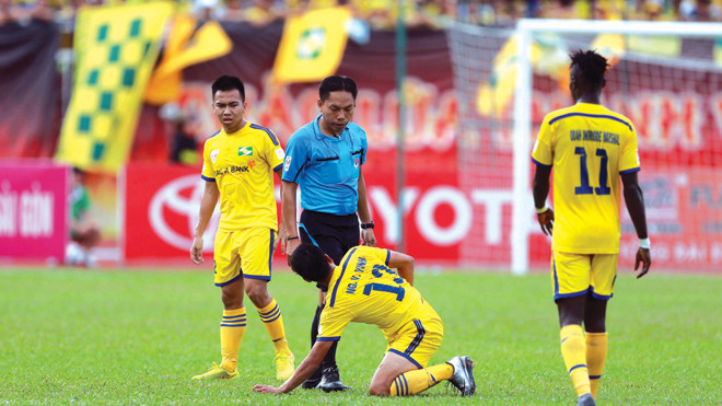 Trọng tài nội thường chịu nhiều áp lực ở giai đoạn cuối mùa giải, theo Trưởng ban Trọng tài Nguyễn Văn Mùi. Ảnh: VSI