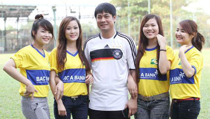 Hữu Thắng và hotgirl.