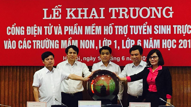 Đăng ký tuyển sinh trực tuyến là giải pháp giúp người dân tiết kiệm thời gian, công sức.