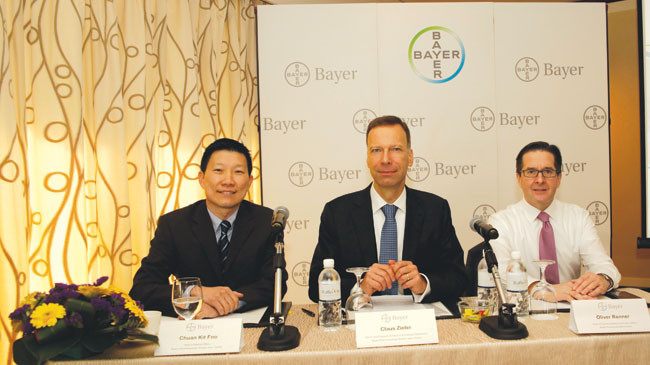 Các chuyên gia Bayer tại buổi Gặp gỡ và Đối thoại cùng báo chí.
