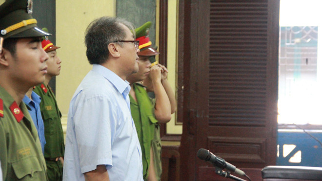 Ngày thứ 10 của phiên tòa (29/7), Phạm Công Danh đứng trước vành móng ngựa trả lời xét hỏi. Ảnh: Tân Châu