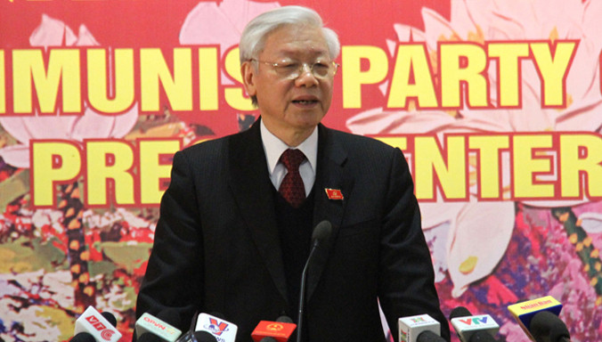 Tổng Bí thư Nguyễn Phú Trọng tại buổi họp báo ngày 28/1. Tổng Bí thư nhấn mạnh, phải kiên trì, kiên quyết thực hiện Nghị quyết Trung ương 4 (khóa XI) về xây dựng Đảng, nhất là các giải pháp về công tác cán bộ, phát huy trách nhiệm của người đứng đầu, tăng