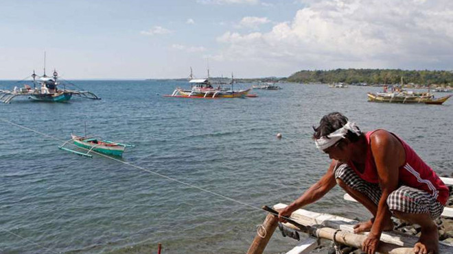 Mặc dù phán quyết của tòa trọng tài quốc tế bác “đường chín đoạn” của Trung Quốc ở Biển Đông, nhưng chính phủ Philippines ngày 3/8 buộc phải khuyến cáo người dân nên tránh bãi cạn Scarborough đang bị Trung Quốc chiếm đóng để khỏi bị quấy rối.