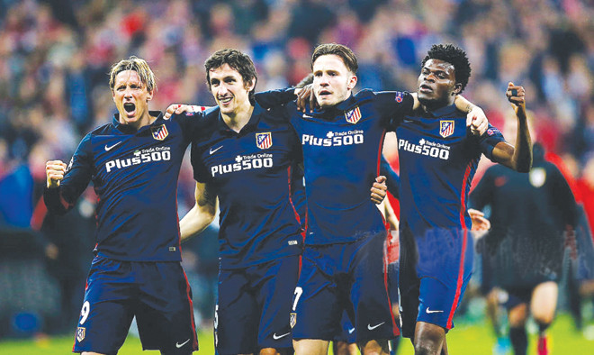 Các cầu thủ Atletico Madrid ăn mừng quyền vào chơi trận chung kết Champions League lần thứ 2 trong 3 năm. Ảnh: GETTY IMAGES