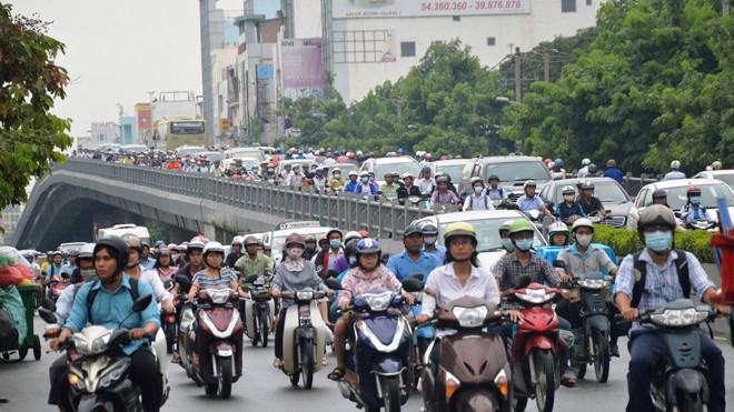 Cầu vượt thép được TPHCM kỳ vọng nhiều nhưng giải quyết không hiệu quả tình trạng ùn tắc giao thông tại các cửa ngõ.