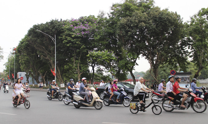 Kể từ 1/9 CSGT Hà Nội sẽ bắt đầu thực hiện thí điểm không gian đi bộ khu vực hồ Hoàn Kiếm. Ảnh: Như Ý