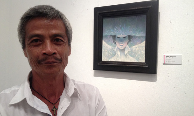 Họa sỹ bên bức “Chân dung vợ 2”.