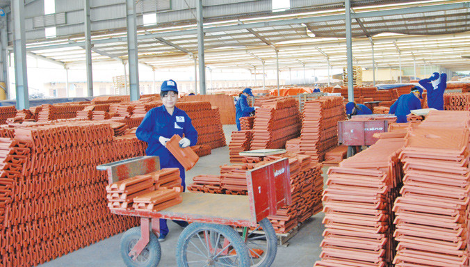 Nhờ chính sách kịp thời, được cơ cấu lại nguồn trả nợ nguồn vốn trung và dài hạn, được vay vốn lưu động mà công ty CP Gạch ngói Đất Việt đã hồi sinh.