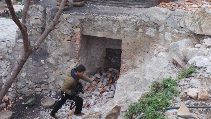 Hiện trường lò vôi đã bị phong tỏa. Ảnh: Hoàng Lam