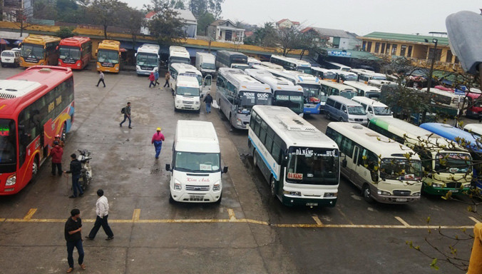 Gần 800 đầu xe tuyến cố định hợp đồng khai thác hành khách qua các bến do Cty CP Bến xe Huế quản lý vẫn chưa triển khai thủ tục giảm giá cước theo quy định.