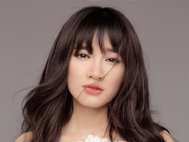 Nhã Phương: Giỏi tung hứng?