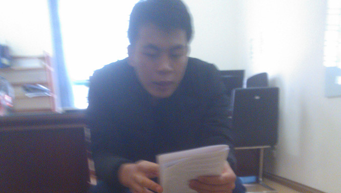 Nhân viên Martdeal đang tư vấn cho phóng viên.