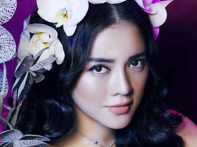 Lý Nhã Kỳ: Dìm 'hàng' hay 'hàng' dìm?