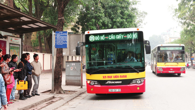 Bảng đèn LED phía trước đã được gắn trên 500 xe buýt của Tổng Cty.