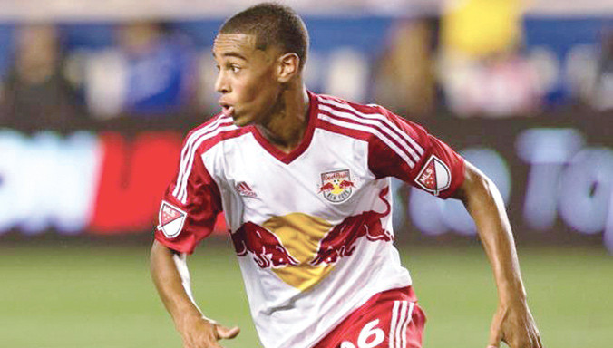 Olosunde từ bỏ ghế nhà trường để thực hiện ước mơ.