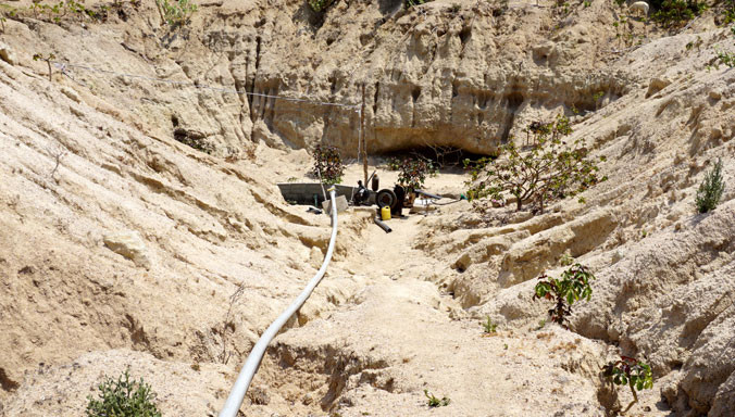 Một giếng trung chuyển nước.