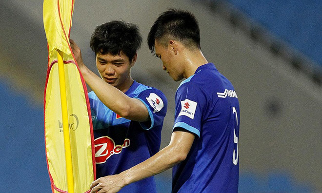 Công Phượng trong buổi tập của tuyển Việt Nam chiều 29/5. Ảnh: Vnexpress