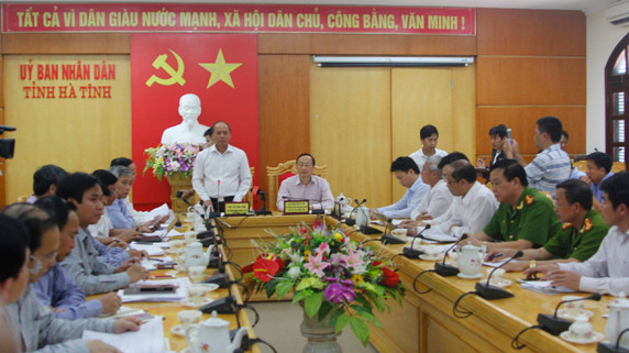 Thứ trưởng Bộ NN&PTNT Vũ Văn Tám ngày 23/4 cho biết vẫn chưa tìm ra nguyên nhân cá chết hàng loạt. Ảnh: Minh Thùy